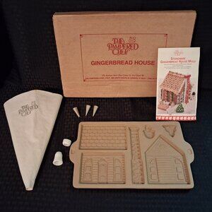 Vintage Pampered Chef Stoneware Gingerbread House Mold in Original Box